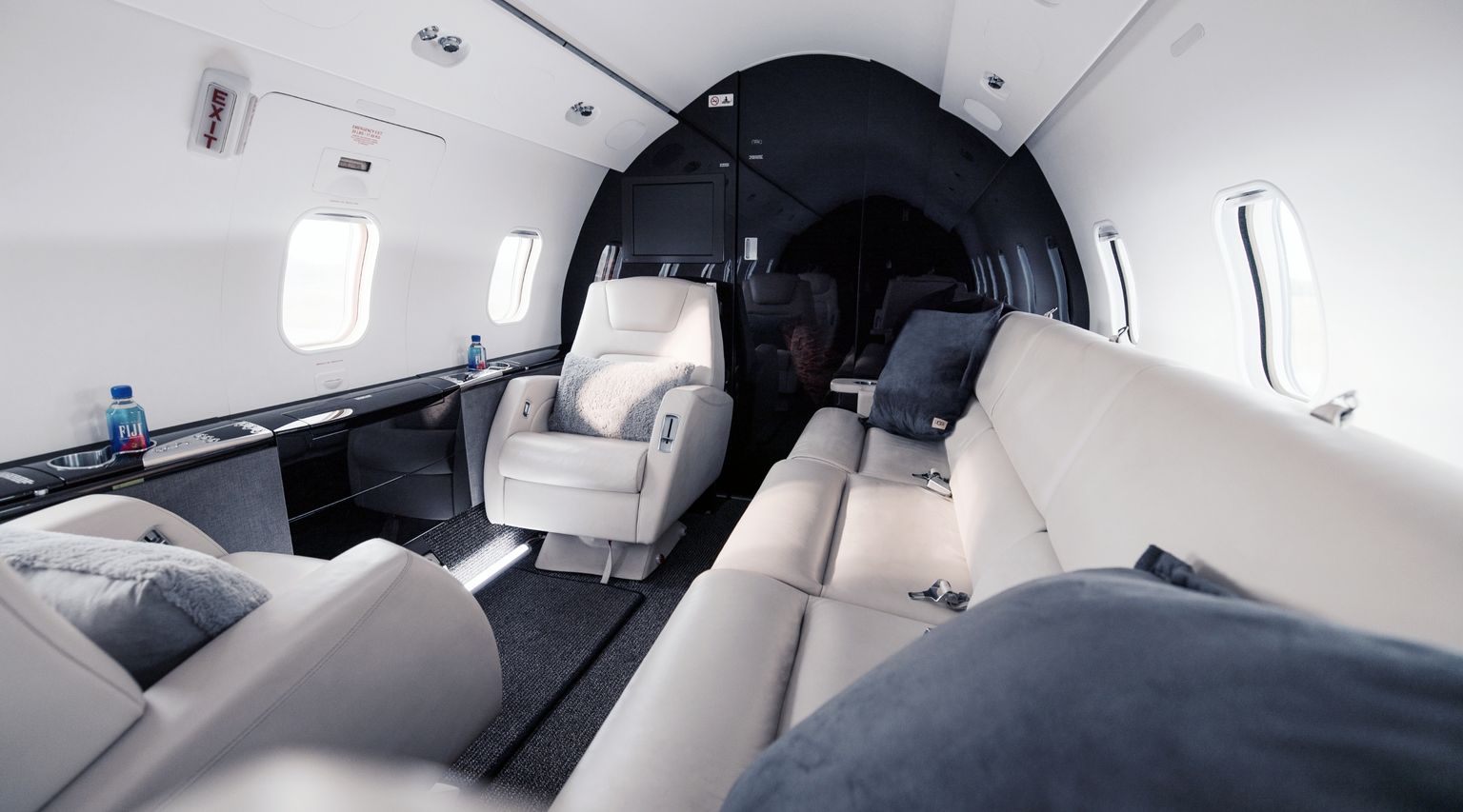 cabin of a challenger 350 jet